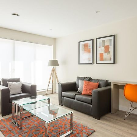 House Of Fisher- Solstice House Apartments Farnborough  Buitenkant foto