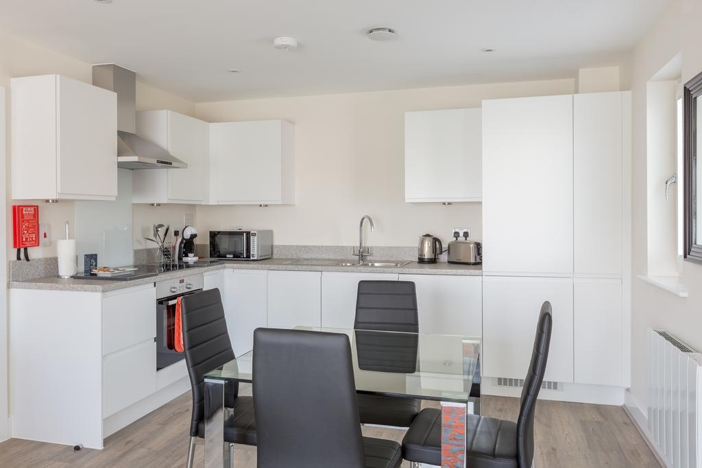 House Of Fisher- Solstice House Apartments Farnborough  Buitenkant foto