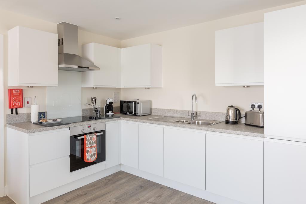 House Of Fisher- Solstice House Apartments Farnborough  Buitenkant foto